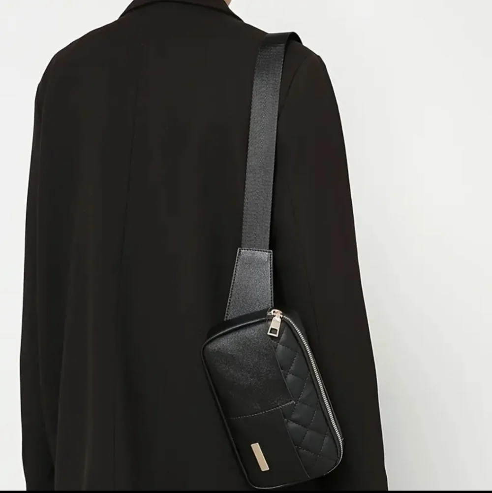 NWT imitation leather belt bag - Picture 5 of 5